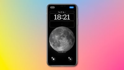 A screenshot of lock screen customization in iOS 18.